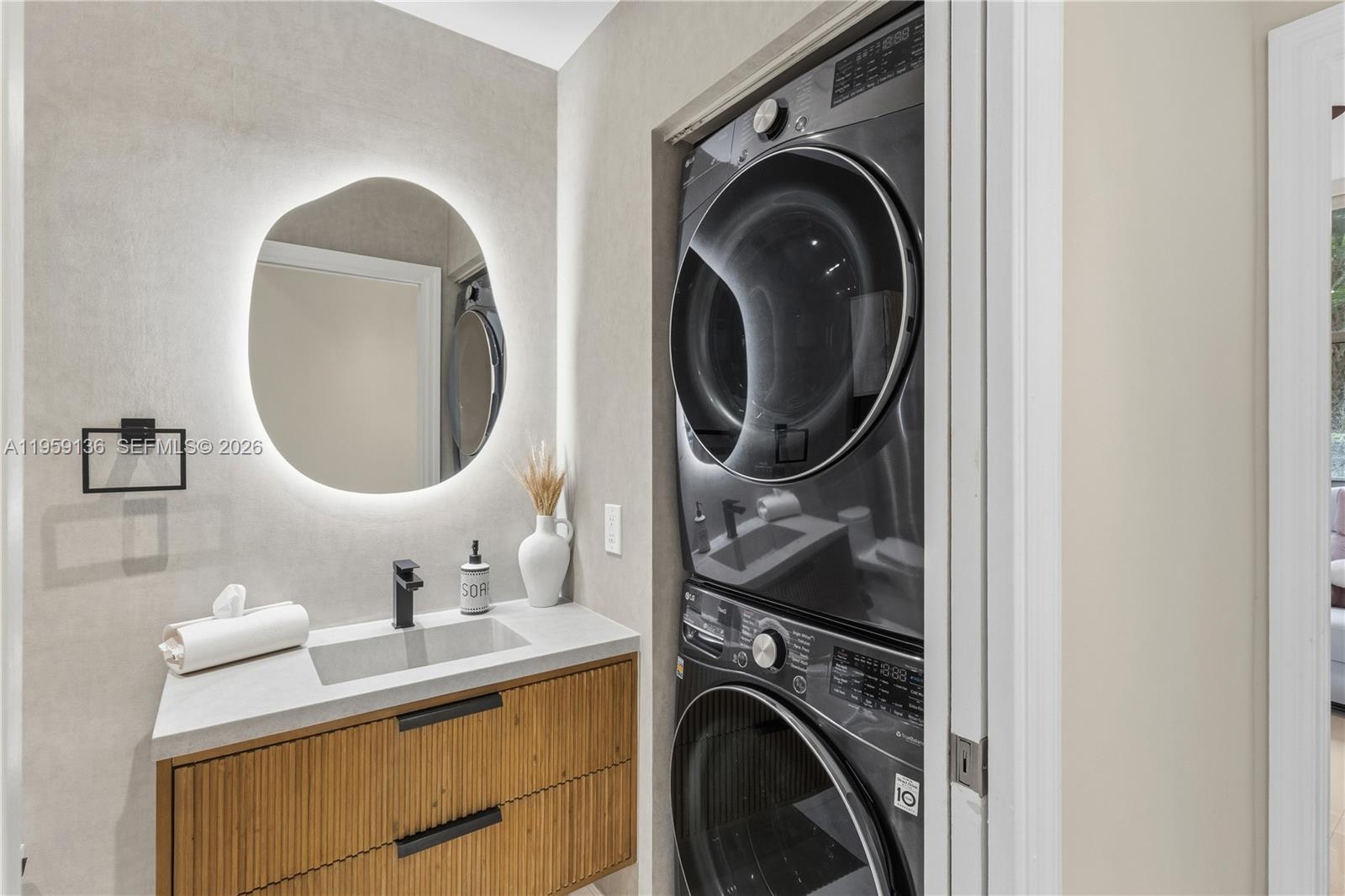 MYSTIC POINTE AT AVENTURA - Residential