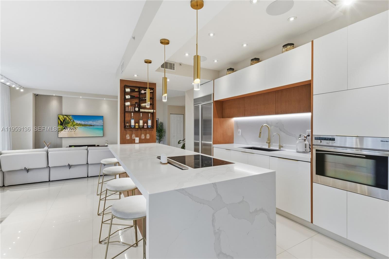 MYSTIC POINTE AT AVENTURA - Residential