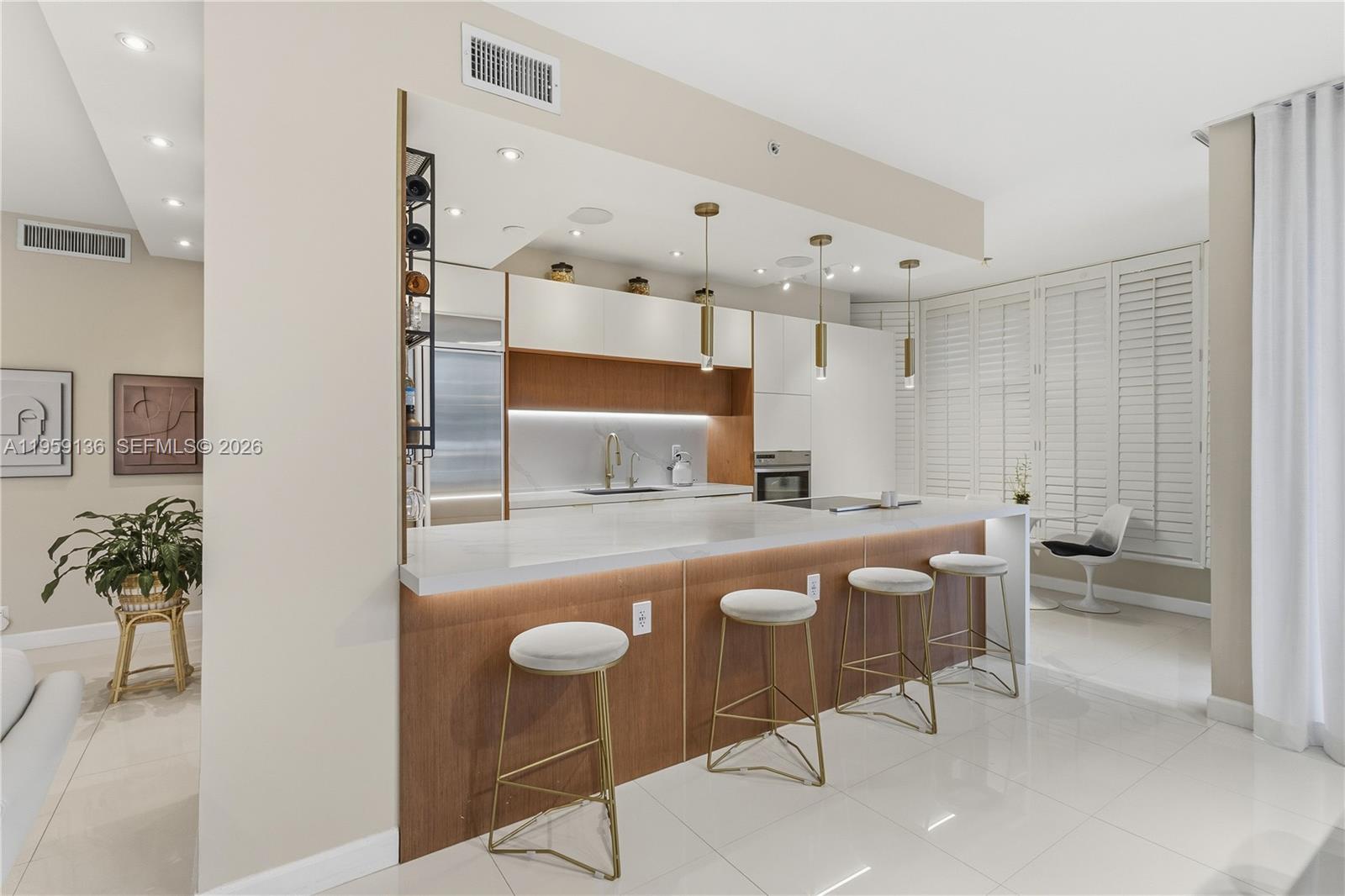 MYSTIC POINTE AT AVENTURA - Residential