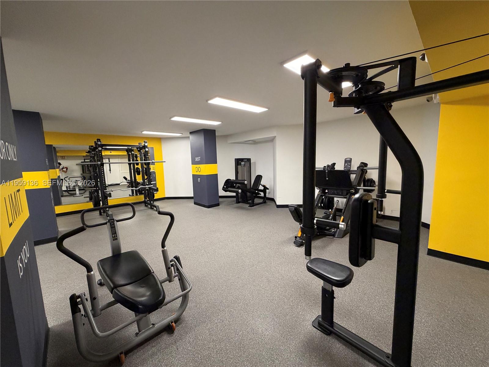 MYSTIC POINTE AT AVENTURA - Residential