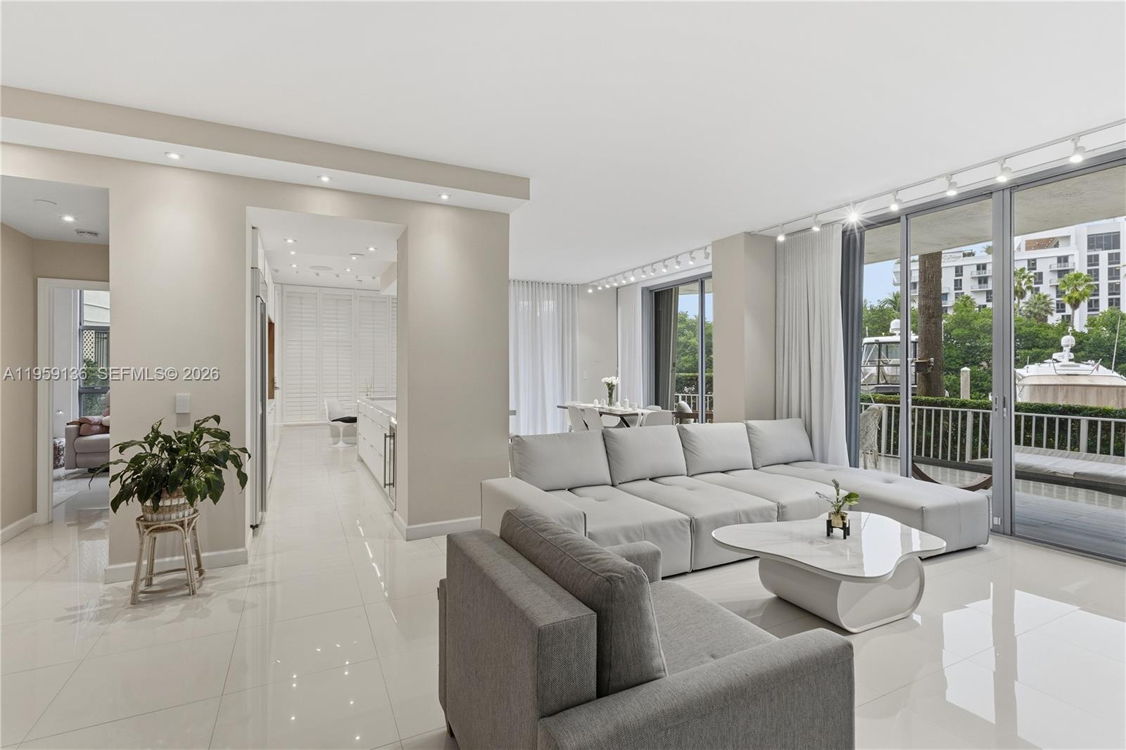MYSTIC POINTE AT AVENTURA - Residential