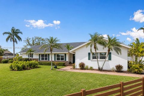 Photo of 29490 SW 193 Ave, Homestead, FL 33030 (MLS # A12010199)