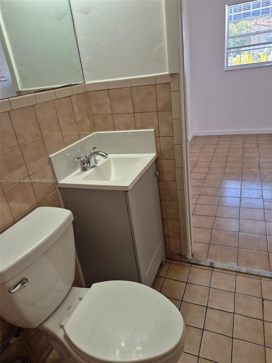 2225 SW 21st Ter 1