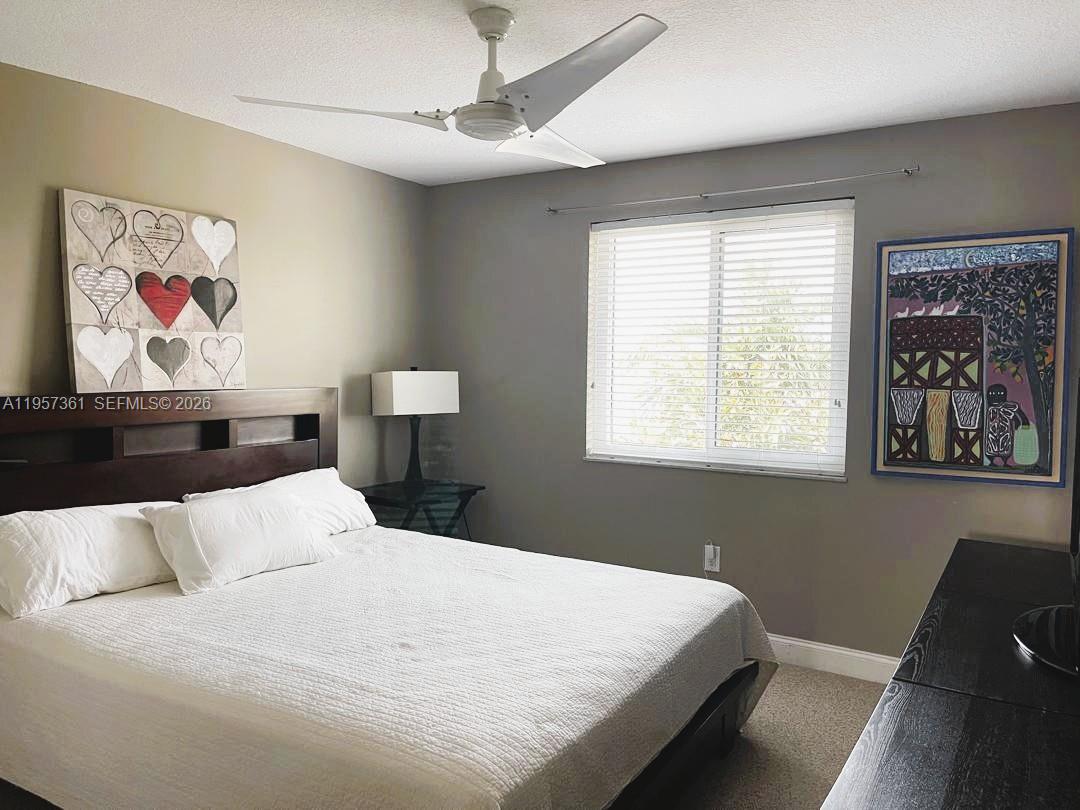 VILLAS AT THE HAMMOCKS CO - Residential