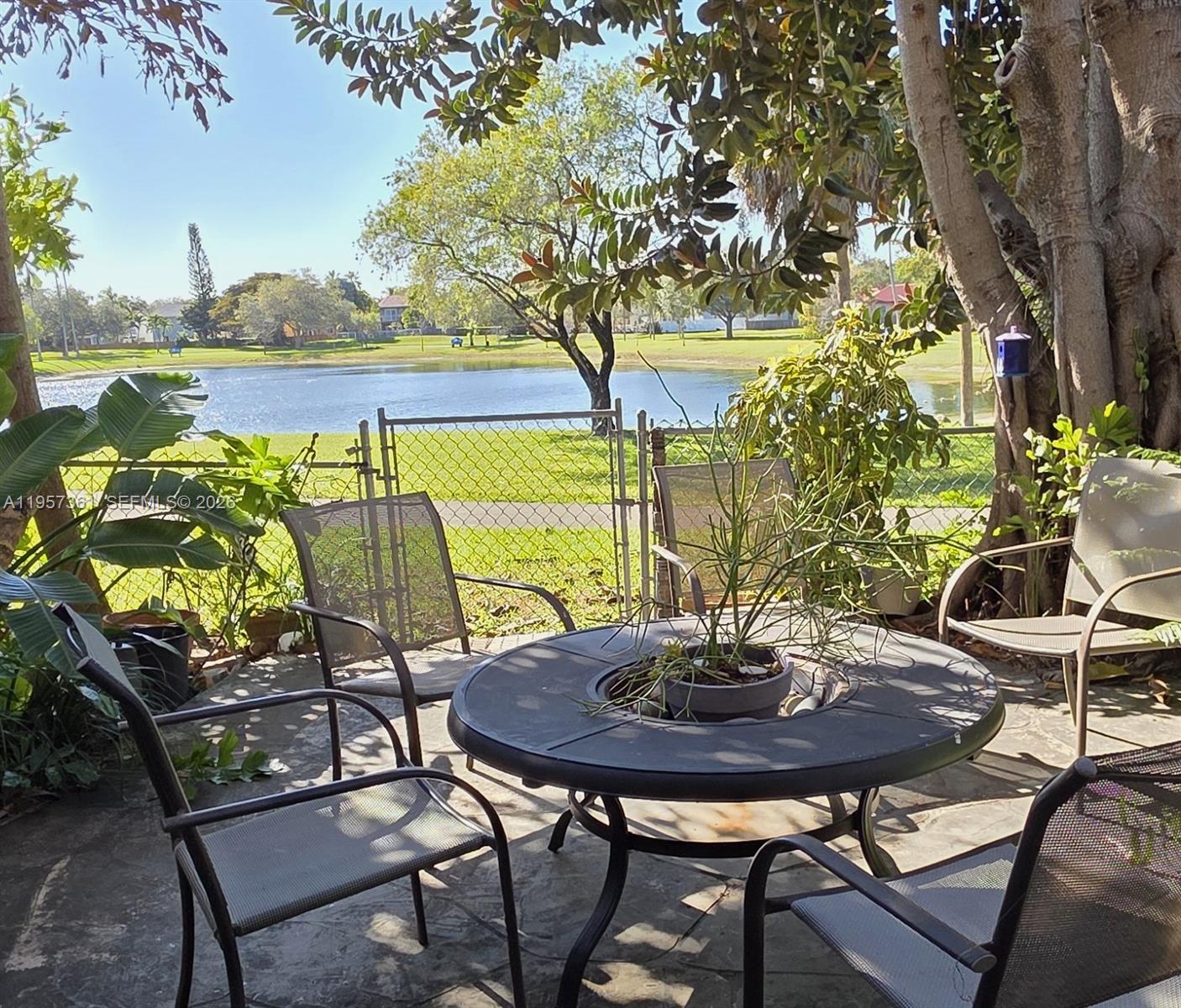 VILLAS AT THE HAMMOCKS CO - Residential