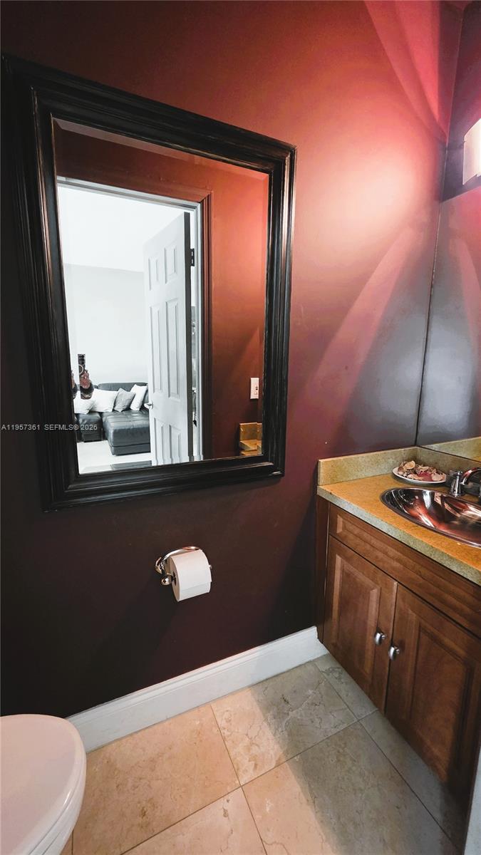 VILLAS AT THE HAMMOCKS CO - Residential