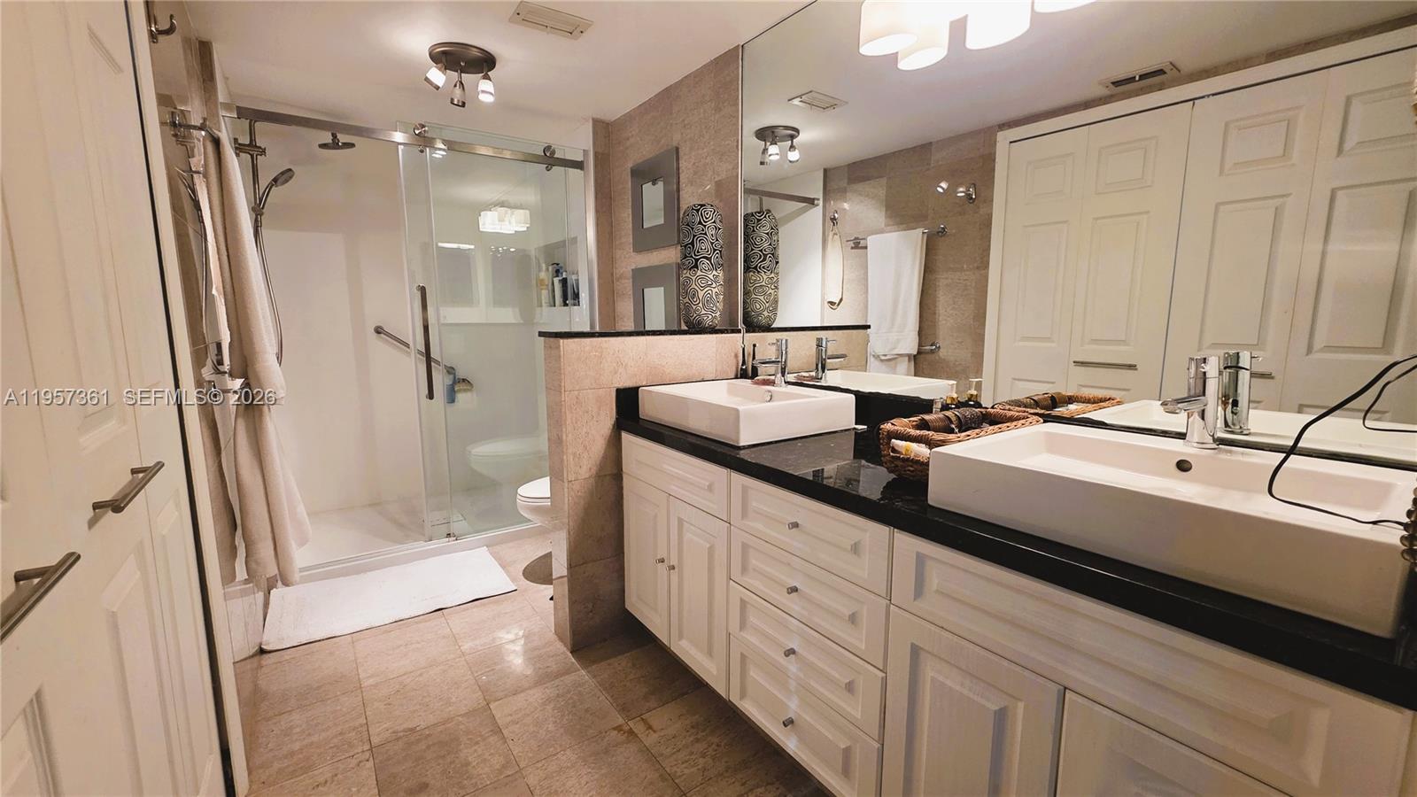 VILLAS AT THE HAMMOCKS CO - Residential