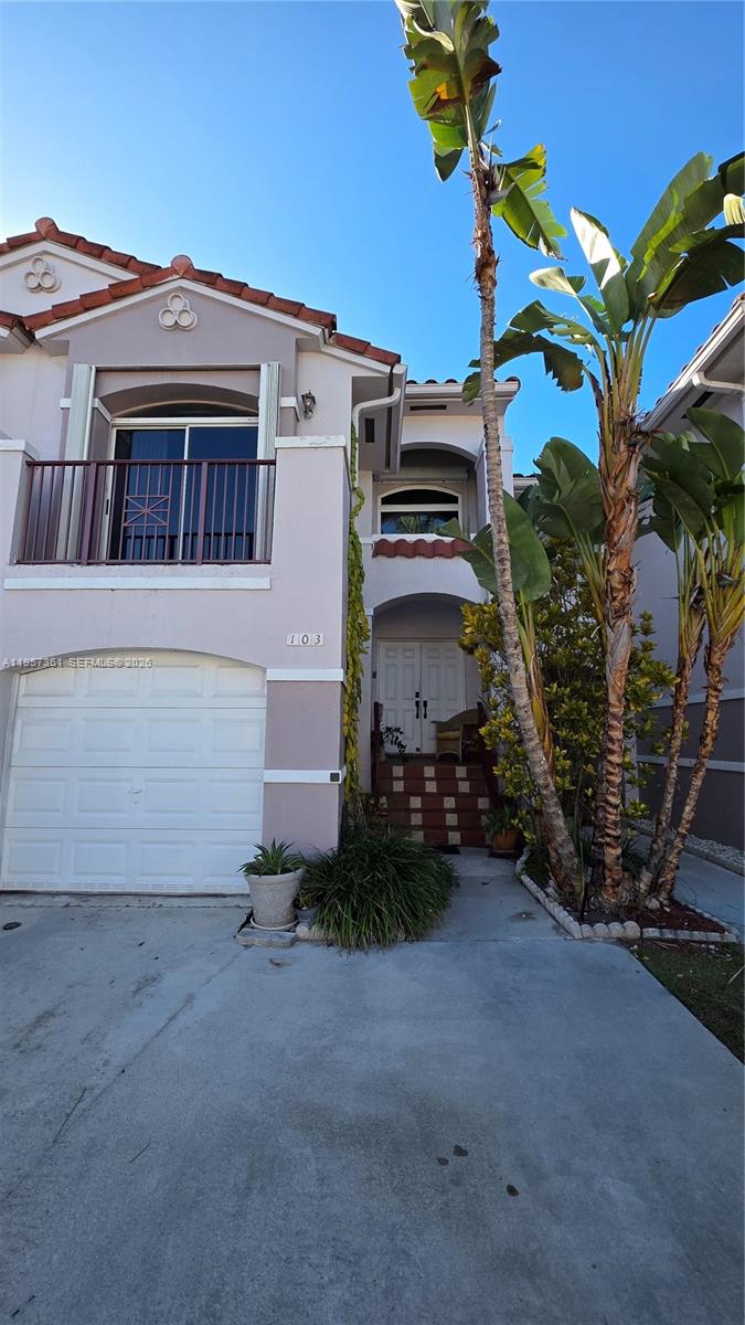 VILLAS AT THE HAMMOCKS CO - Residential