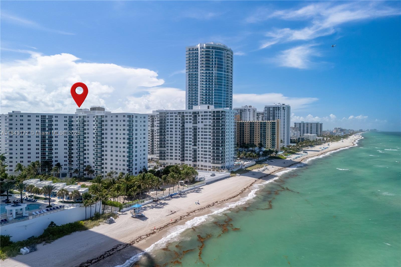 RESIDENCES ON HOLLYWOOD B - Residential Lease