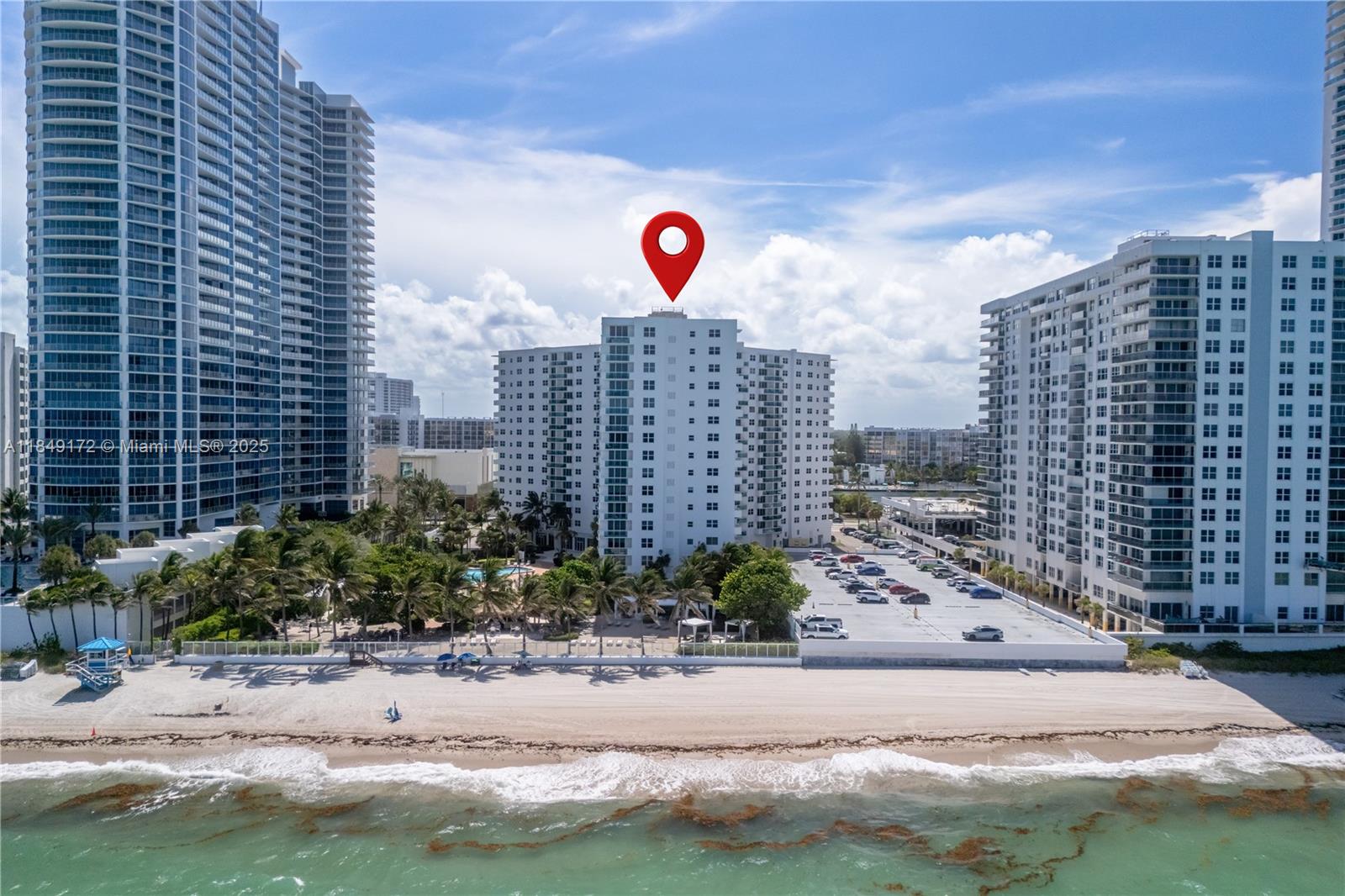 RESIDENCES ON HOLLYWOOD B - Residential Lease