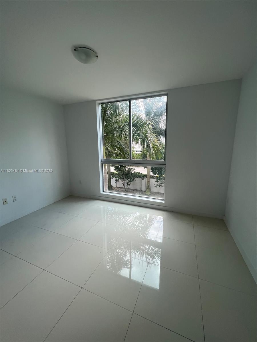 GRAND BAY COMMONS SOUTH - Residential