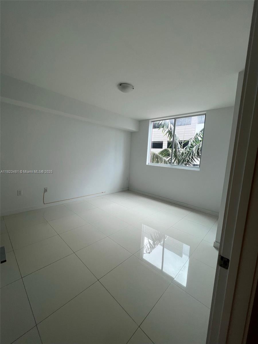 GRAND BAY COMMONS SOUTH - Residential