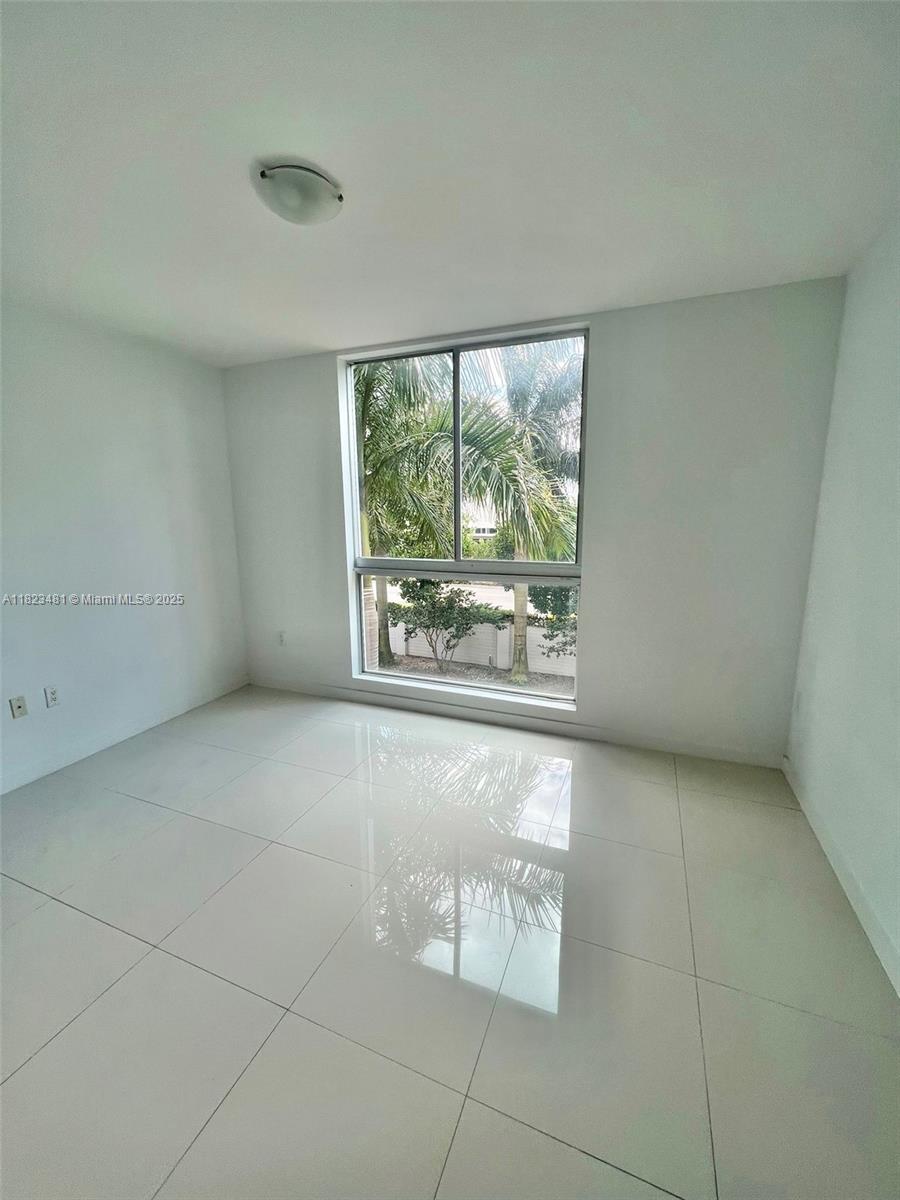 GRAND BAY COMMONS SOUTH - Residential