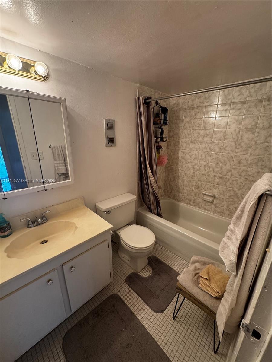 WOODSIDE APTS CONDO - Residential