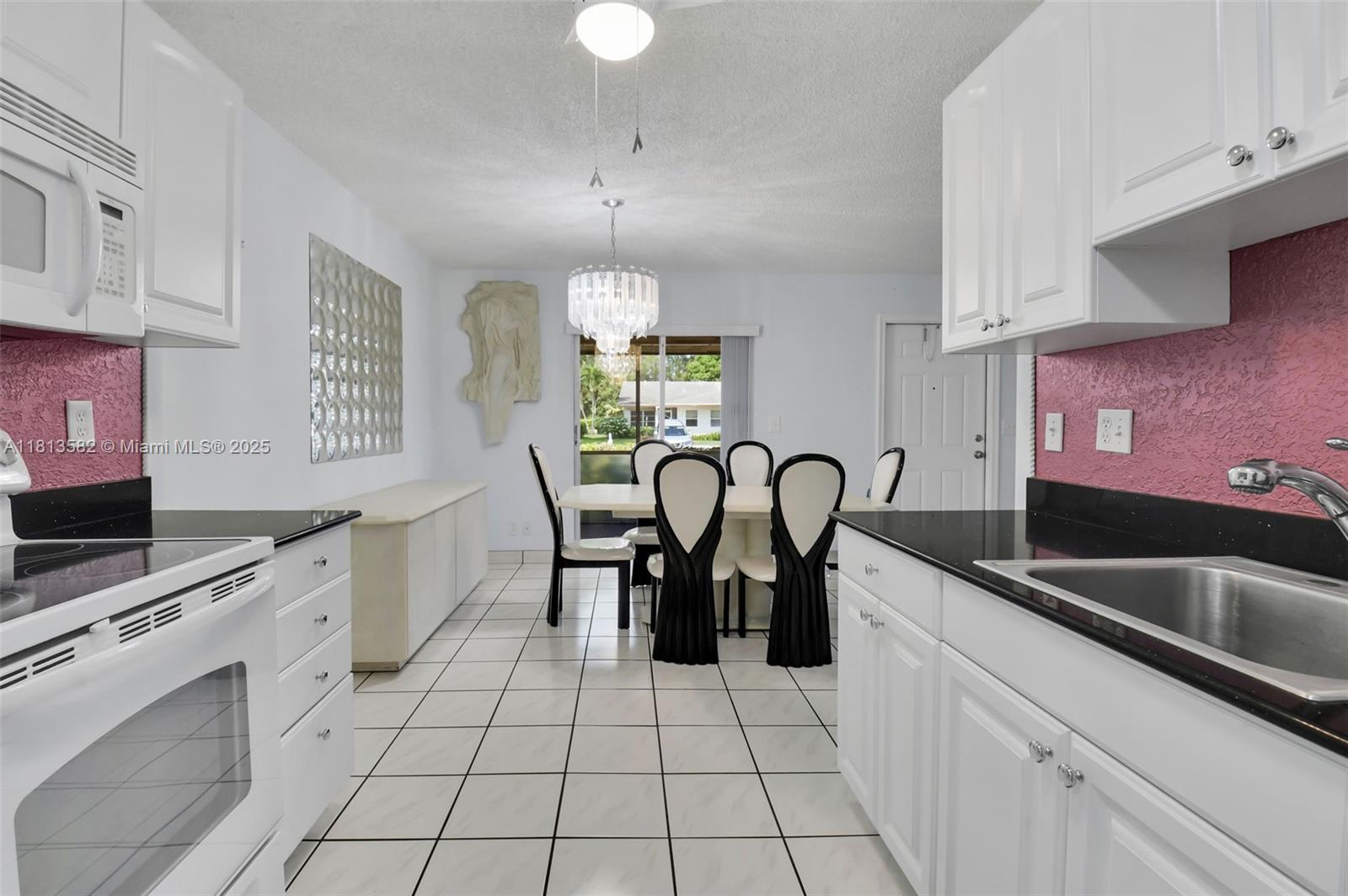 DELRAY VILLAS 1 - Residential