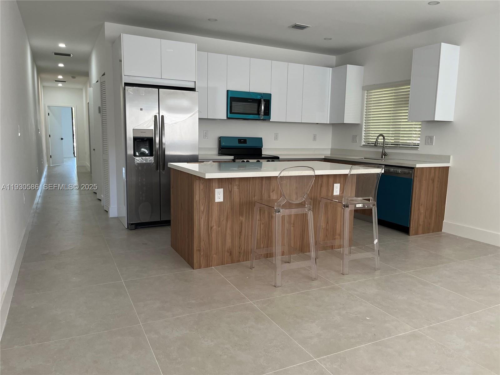 TOWN OF HALLANDALE B-13 - Residential Lease