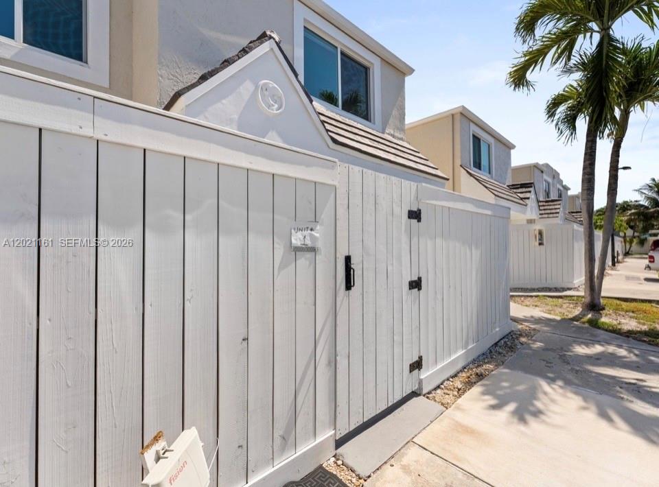 GABLES POINT CONDO I - Residential