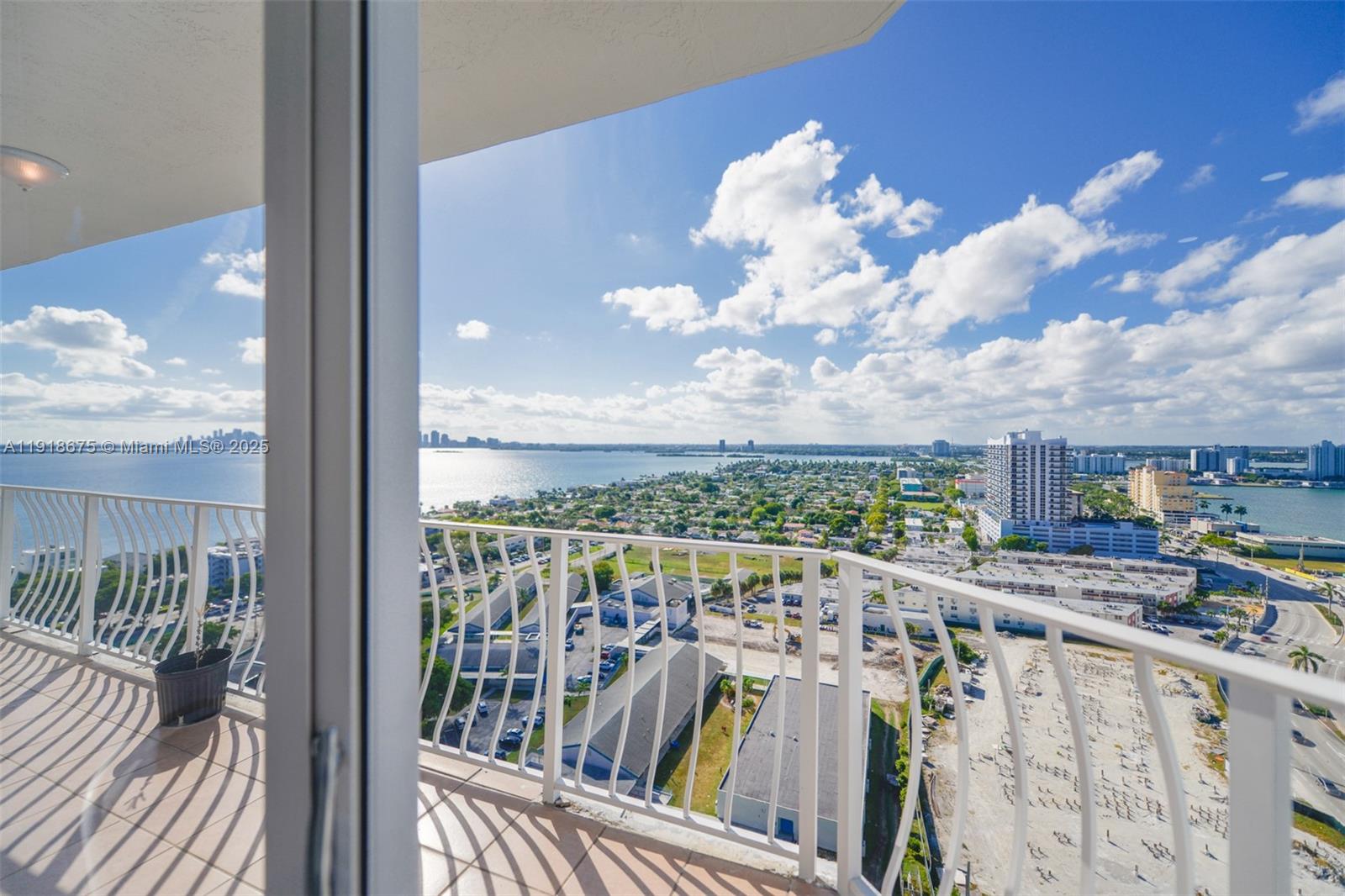 THE GRANDVIEW PALACE COND - Residential