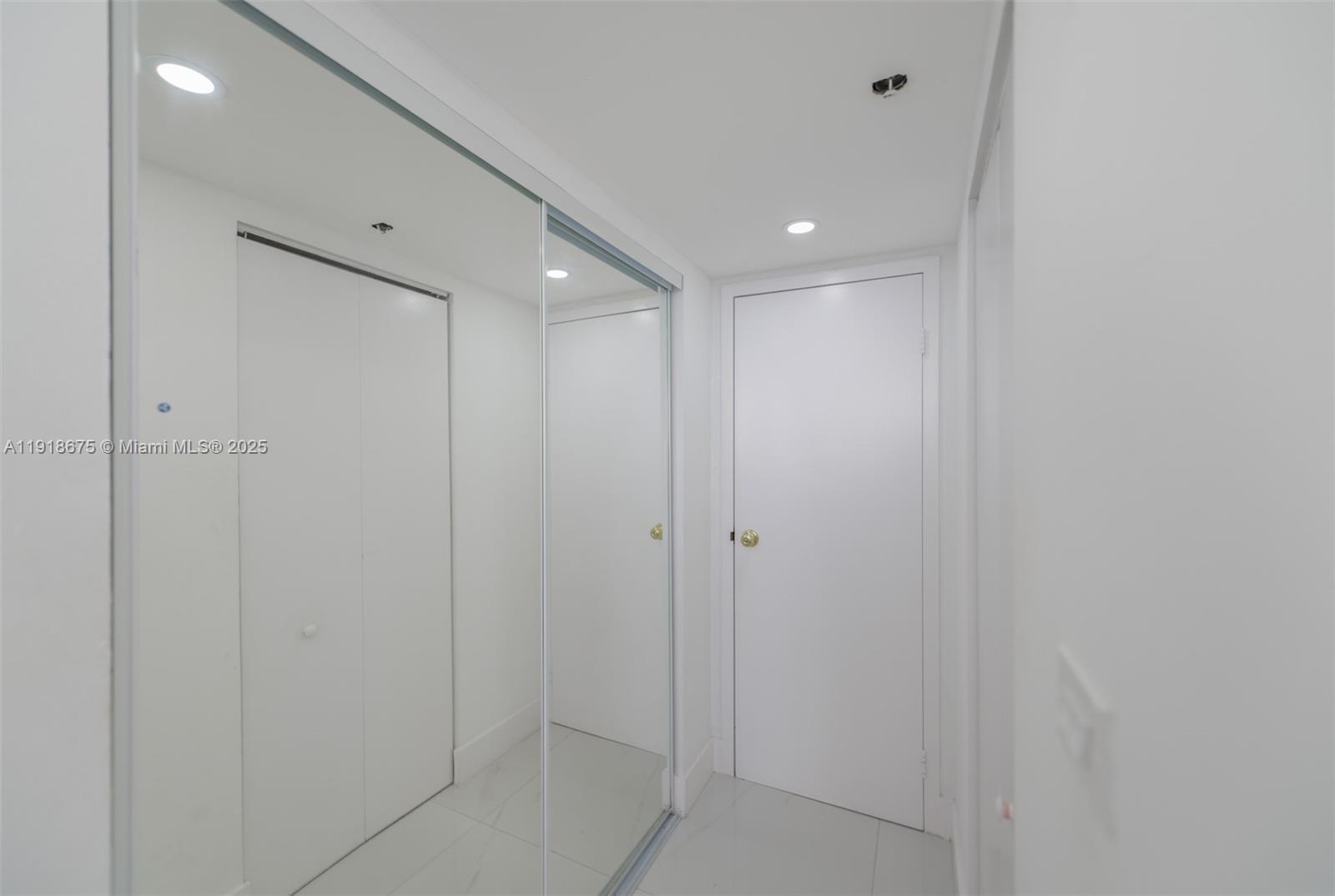 THE GRANDVIEW PALACE COND - Residential