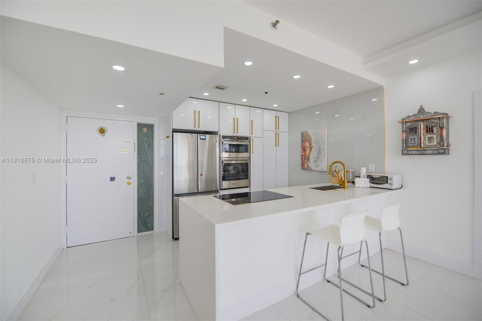 7601 E Treasure Dr PH103