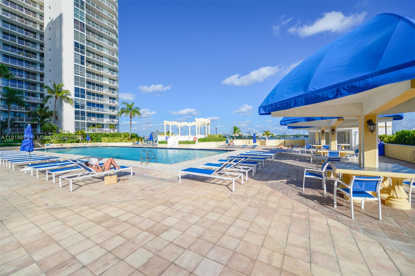 THE GRANDVIEW PALACE COND - Residential