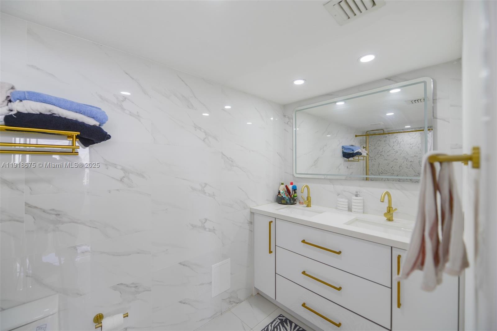 THE GRANDVIEW PALACE COND - Residential