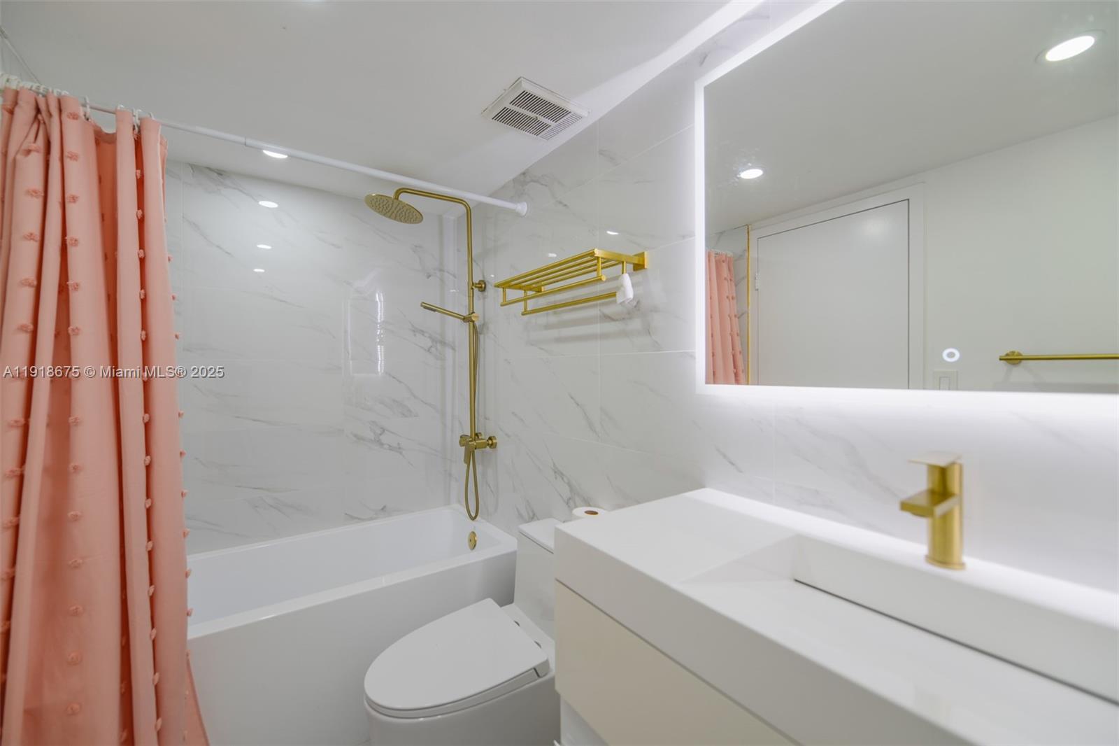 THE GRANDVIEW PALACE COND - Residential