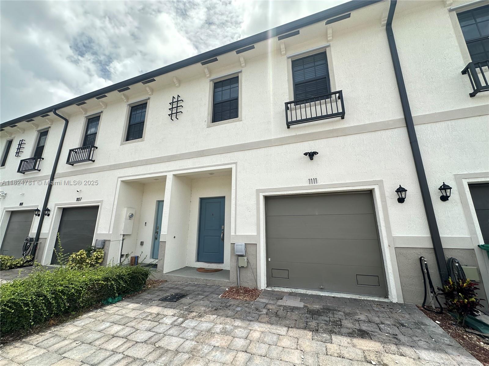 Beautiful 3 bed, 2.5 bath townhouse built in 2022. located in Florida City. Features an open-concept layout with tile throughout the first floor. Upstairs carpet has been removed, ready for buyers to install flooring of their choice. Includes stainless steel appliances, a one-car garage and a cozy patio. Great opportunity to make it your own. Conveniently located near shopping centers, restaurants, Florida Keys Outlet Marketplace and US1.