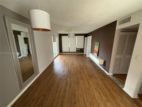 495 NW 72nd Ave 305 Miami FL 33126