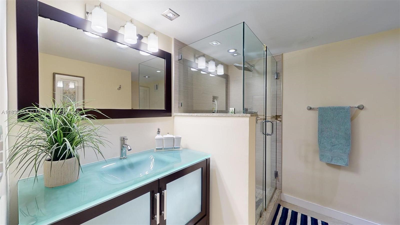 MALAGA TOWERS CONDO - Residential Lease