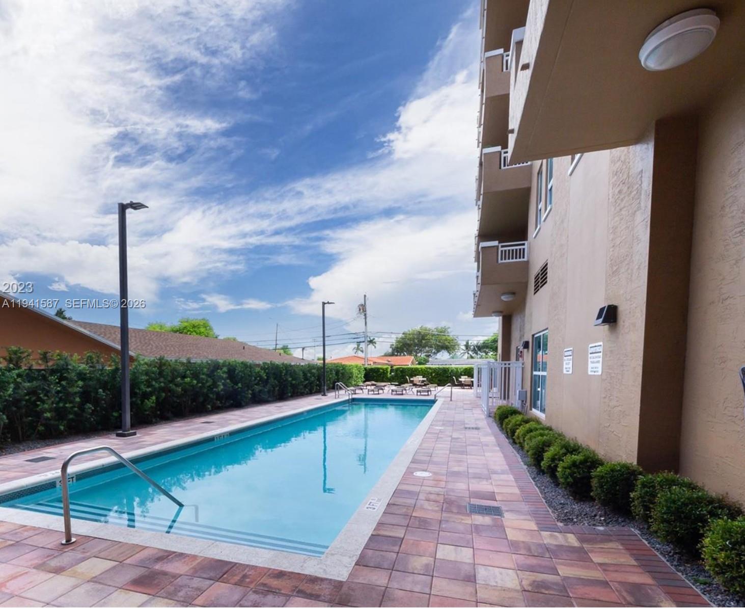 DA VINCI ON DOUGLAS CONDO - Residential