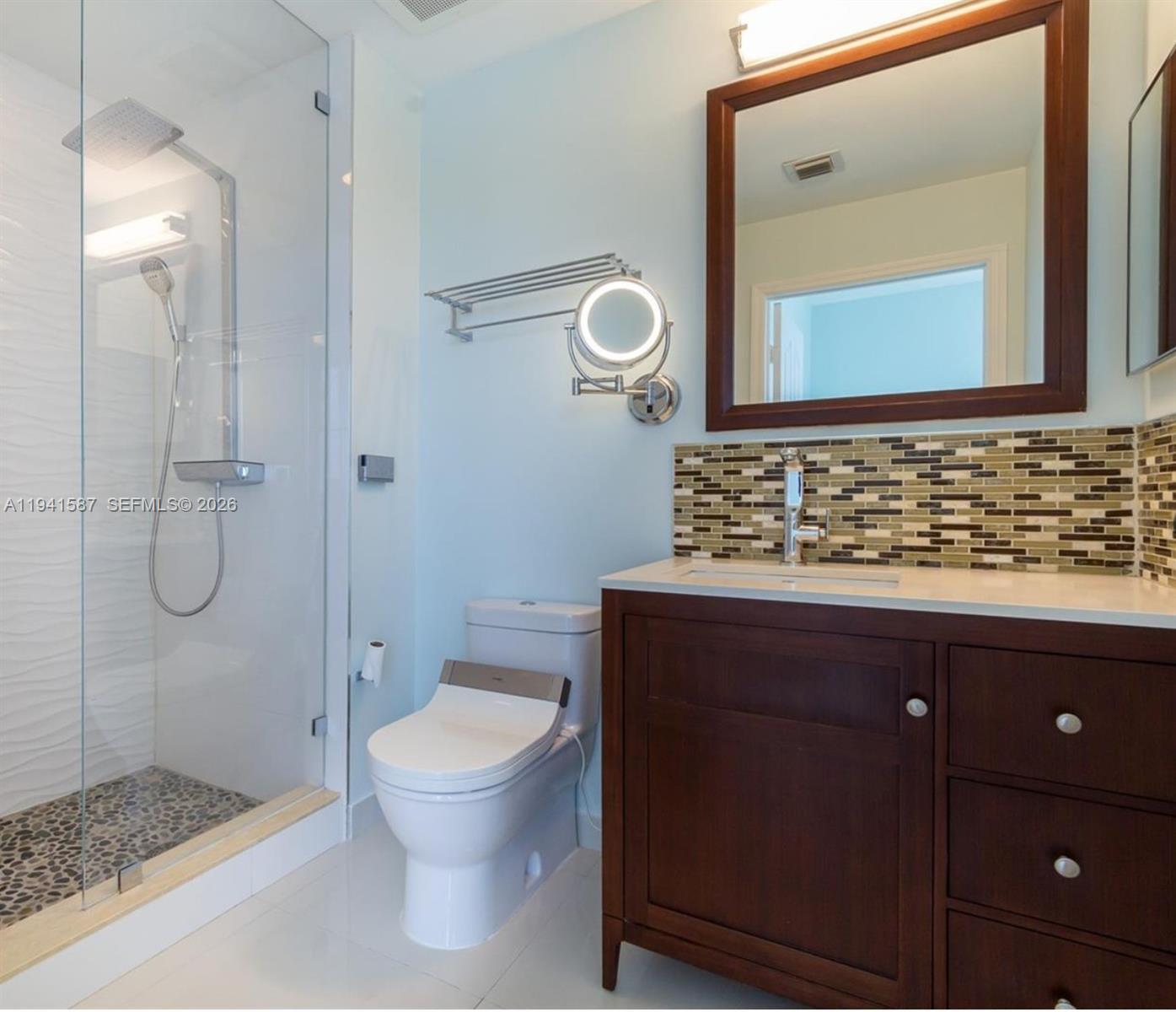 DA VINCI ON DOUGLAS CONDO - Residential