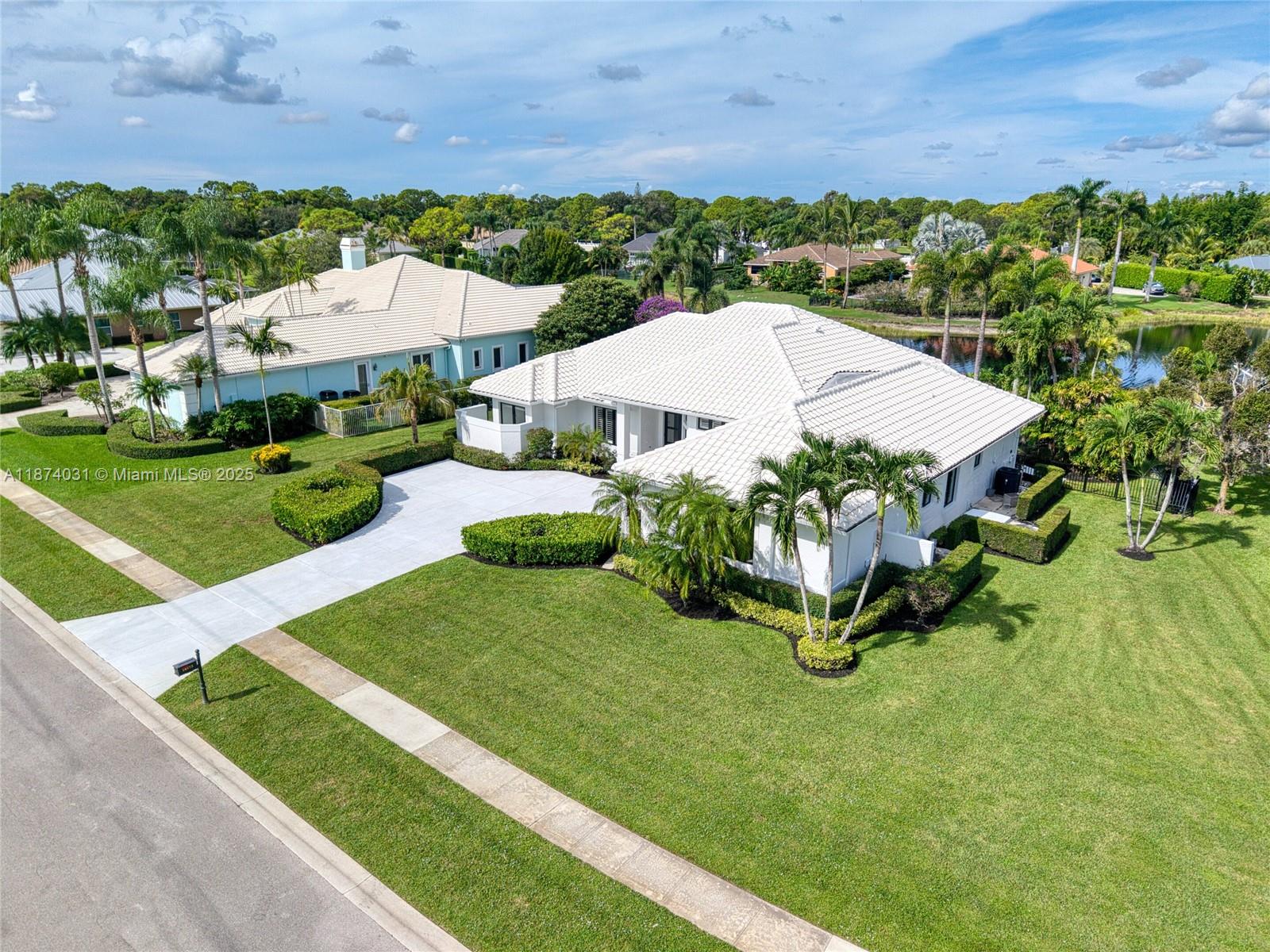 18573 Lakeside Gardens Dr