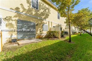 4040 NW 11th St 4040