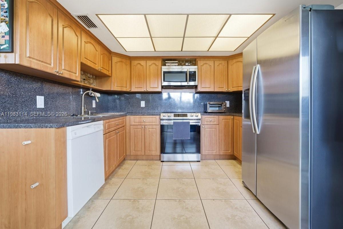 CROSSINGS VILLAGE HOMES C - Residential