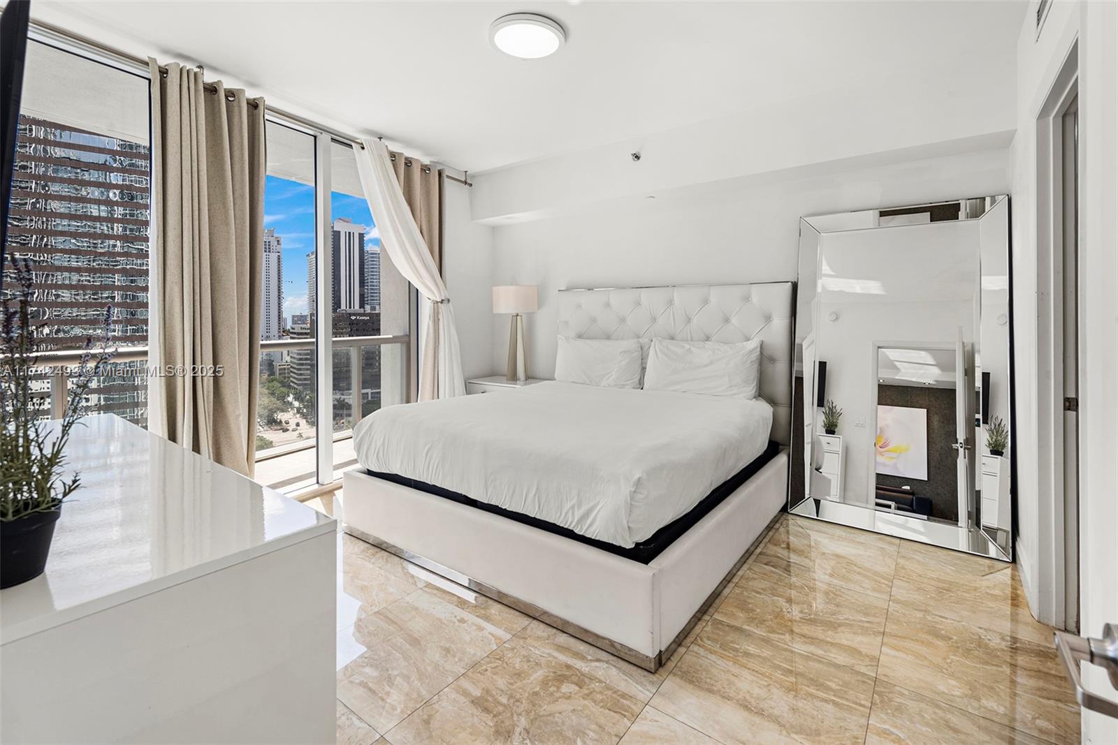 ICON BRICKELL CONDO NO 3 - Residential