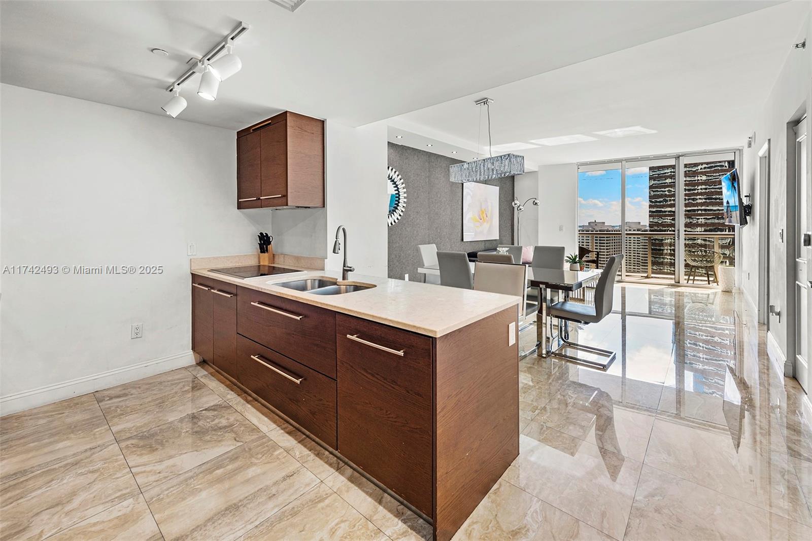 ICON BRICKELL CONDO NO 3 - Residential