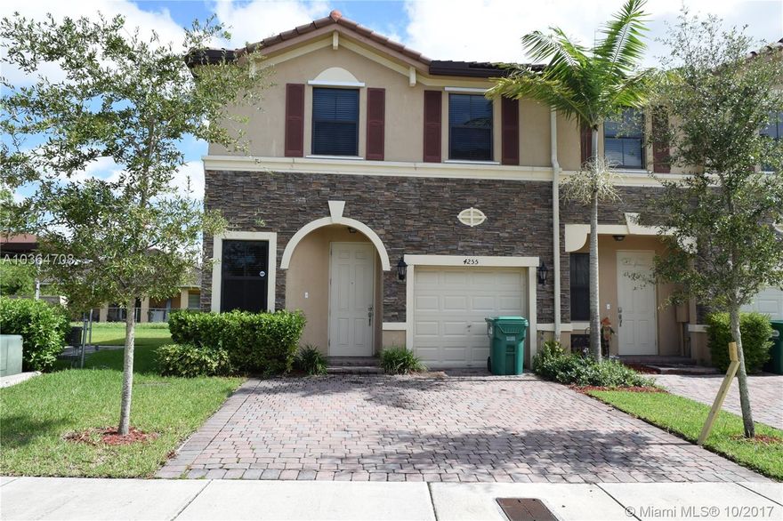 READY TO MOVE, GRAND LAKES ESTATES, TOWNHOUSE, 2-STORY, 4 BEDROOMS, 2 FULL BATHS AND HALF BATH ON FIRST LEVEL, CORNER UNIT WITH LOTS OF NATURAL LIGHT, GRANITE COUNTER AND NEXT TO VISITORS PARKING, COMMUNITY VERY CLOSE TO PUBLIC PARKS, SHOPPING AND SCHOOLS, ONLY $47 ASSOCITION FEE