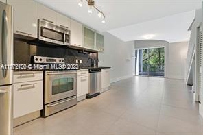 3339 Virginia St 335