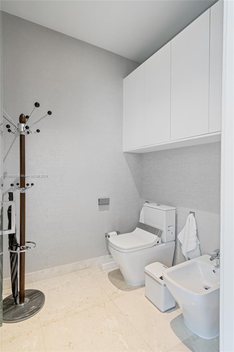 BRICKELLS FLAGLER - Residential