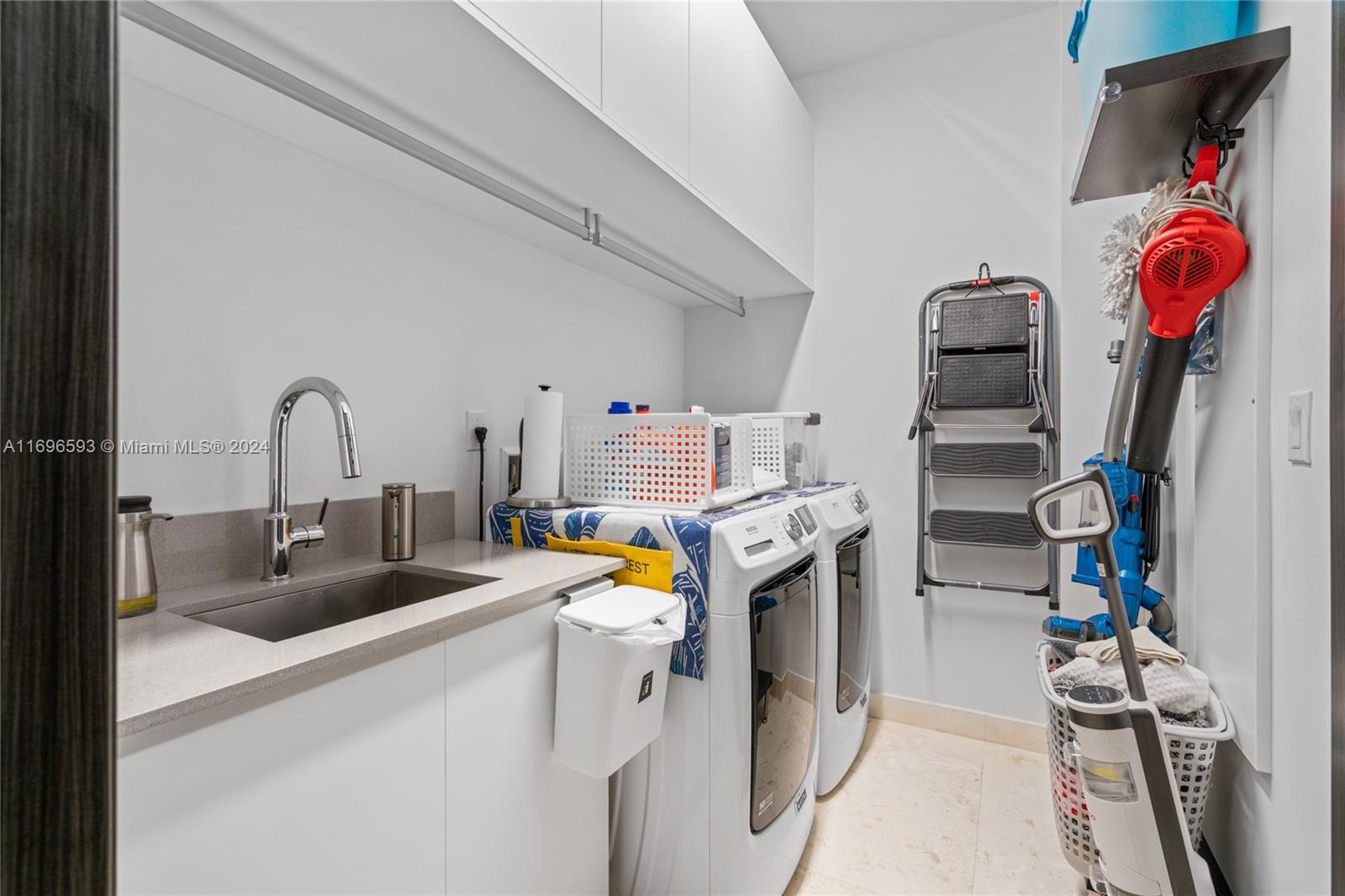 BRICKELLS FLAGLER - Residential