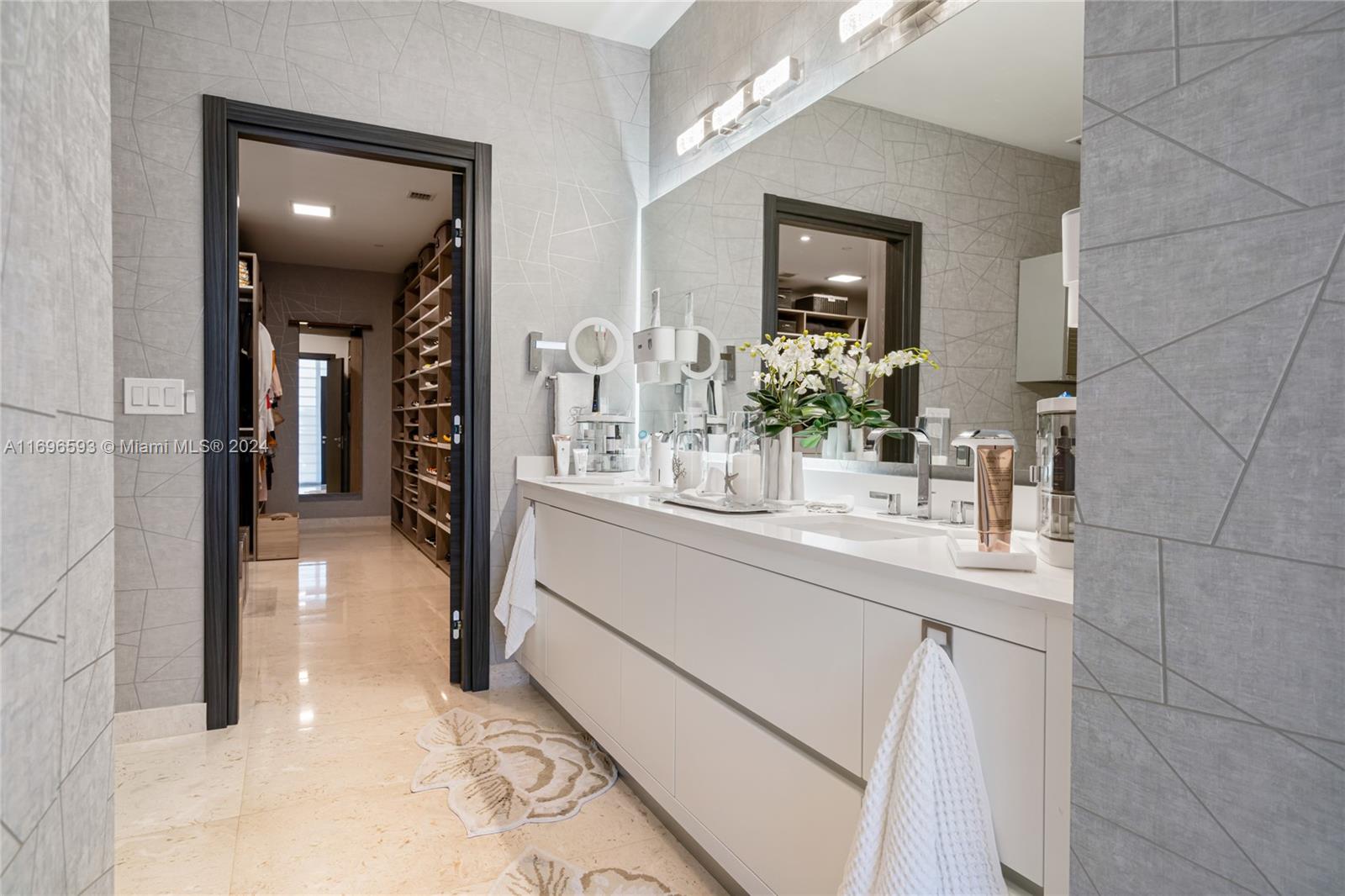 BRICKELLS FLAGLER - Residential