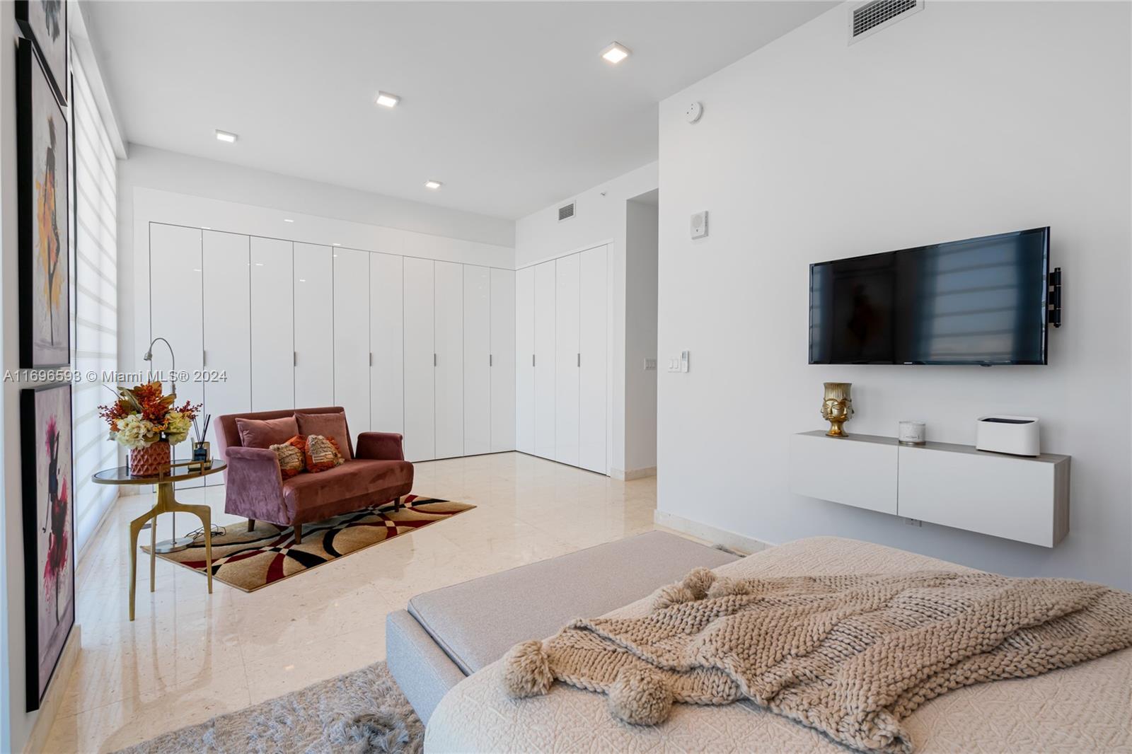 BRICKELLS FLAGLER - Residential