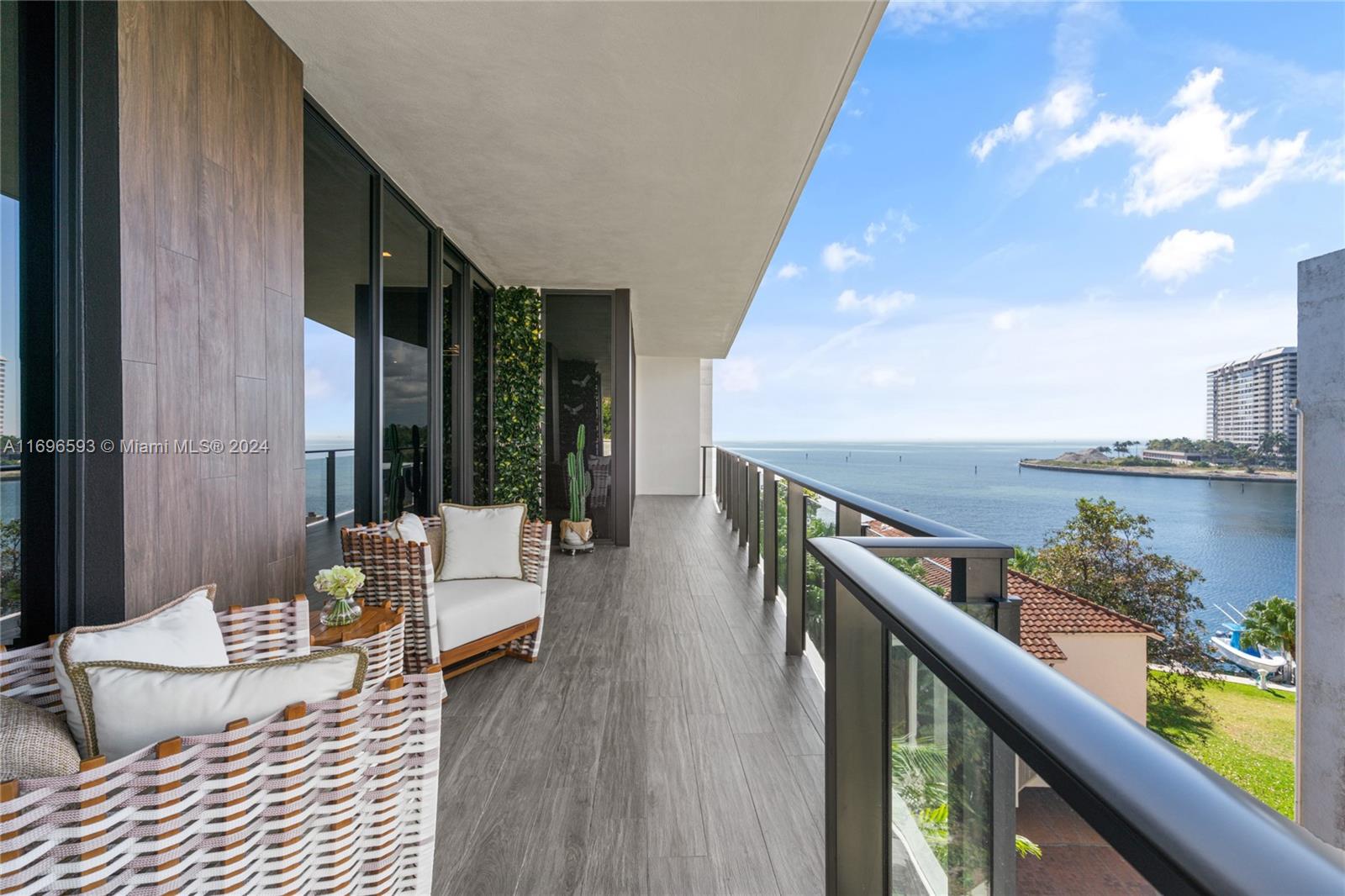BRICKELLS FLAGLER - Residential
