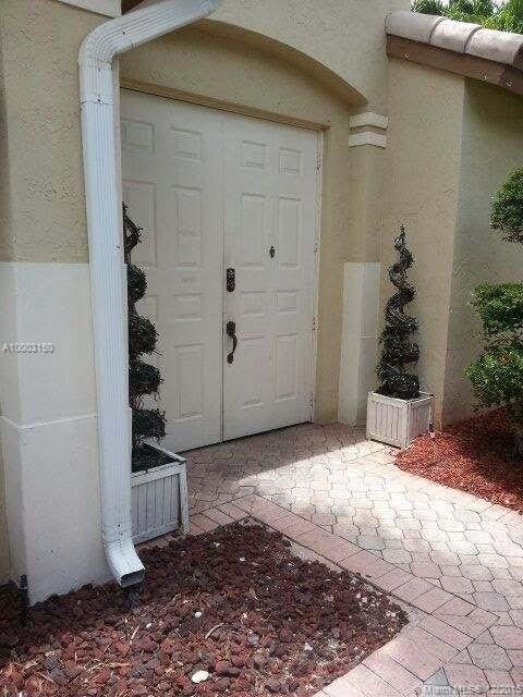 DORAL ISLES RIVIERA - Residential