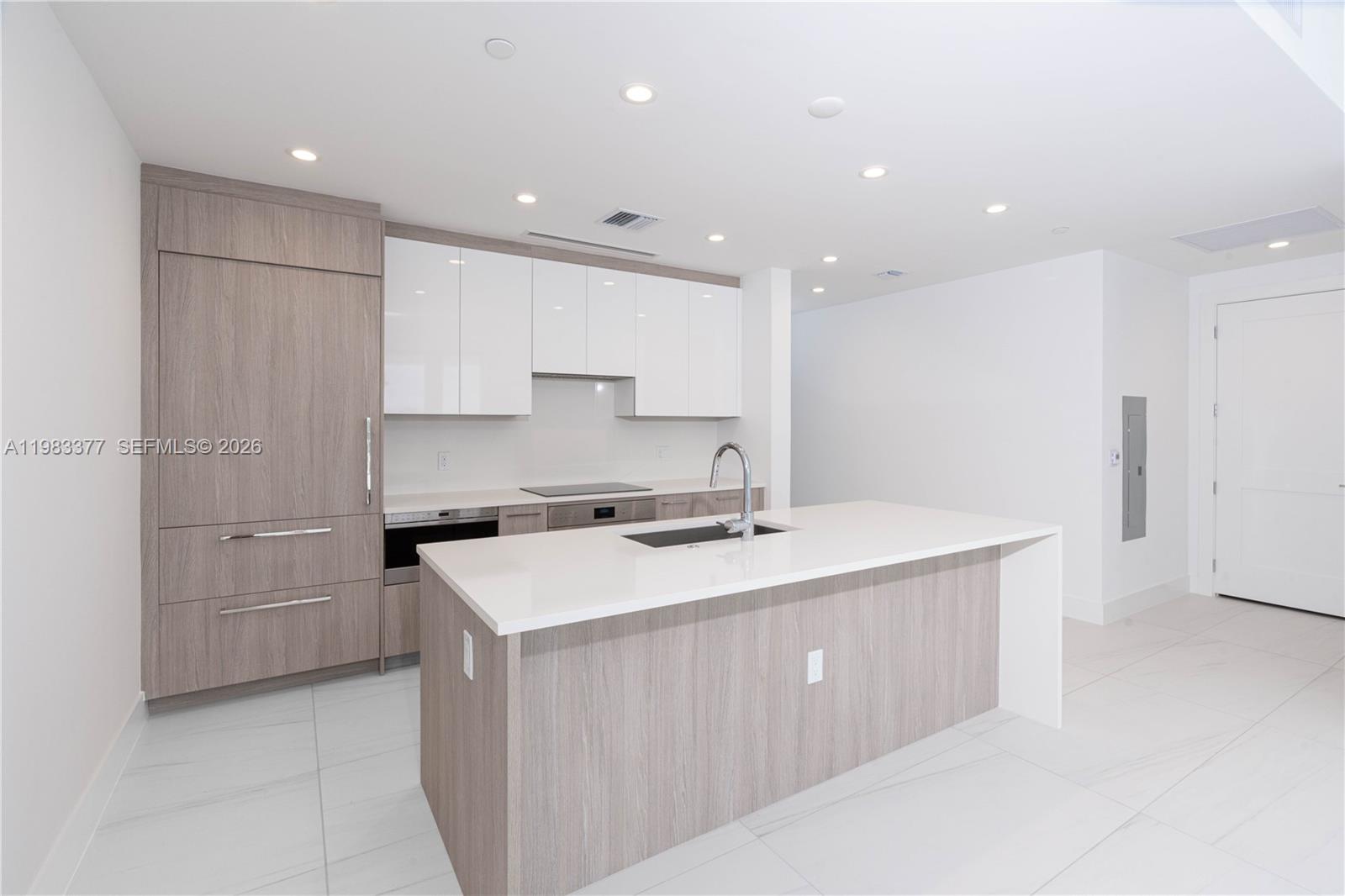 SELENE OCEANFRONT RESIDEN - Residential