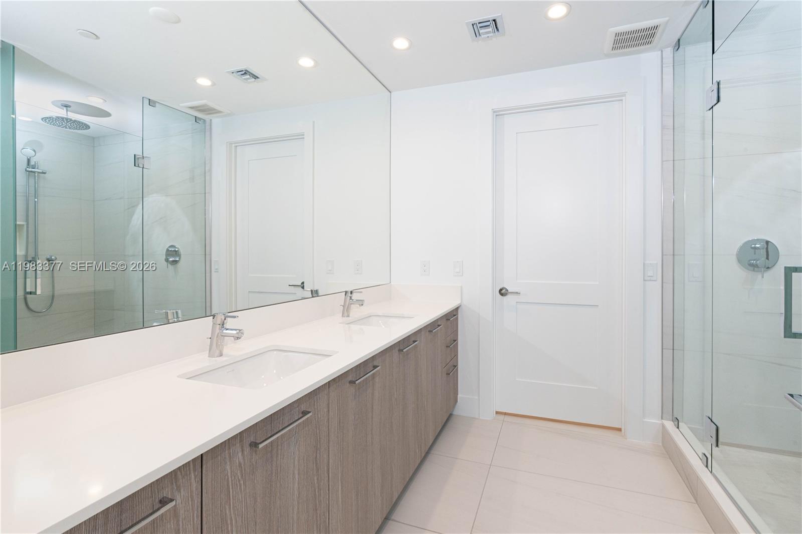 SELENE OCEANFRONT RESIDEN - Residential