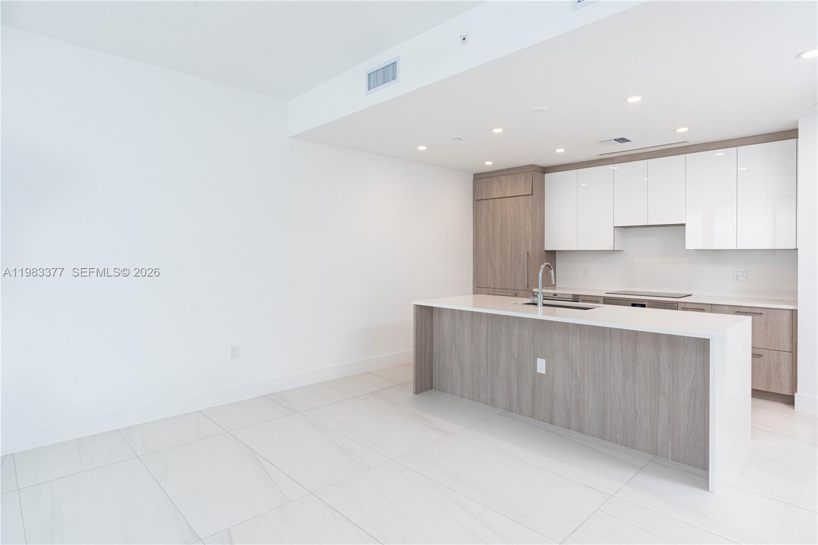 SELENE OCEANFRONT RESIDEN - Residential