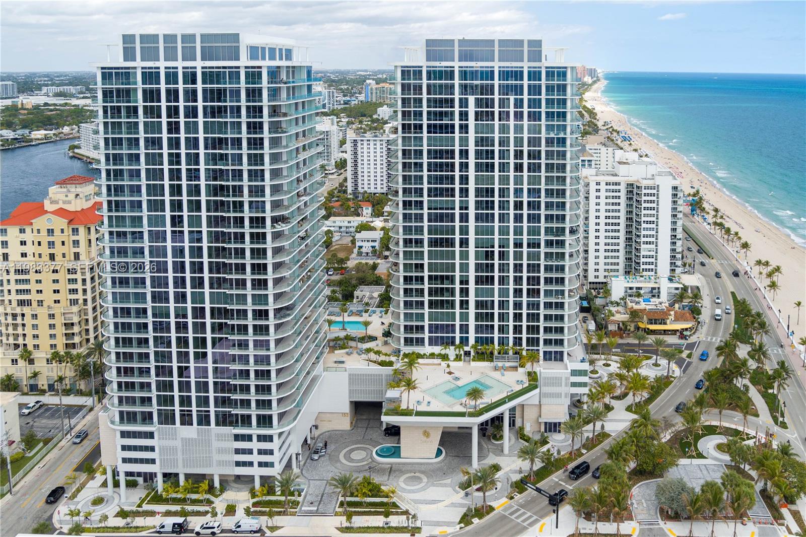 SELENE OCEANFRONT RESIDEN - Residential