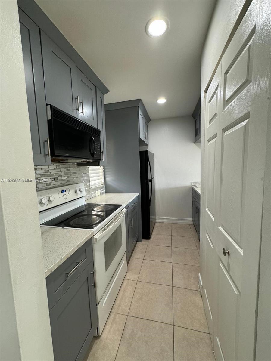 9919 Twin Lakes Dr 26-L